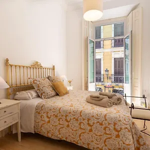 https://apartamento-molina-lario-catedral.hotelsinnerja.org